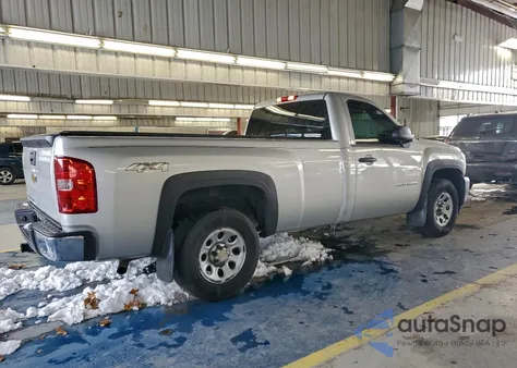 2011 Chevrolet Silverado K1500 z USA, uszkodzony, nr VIN 1GCNKPEX2BZ342899